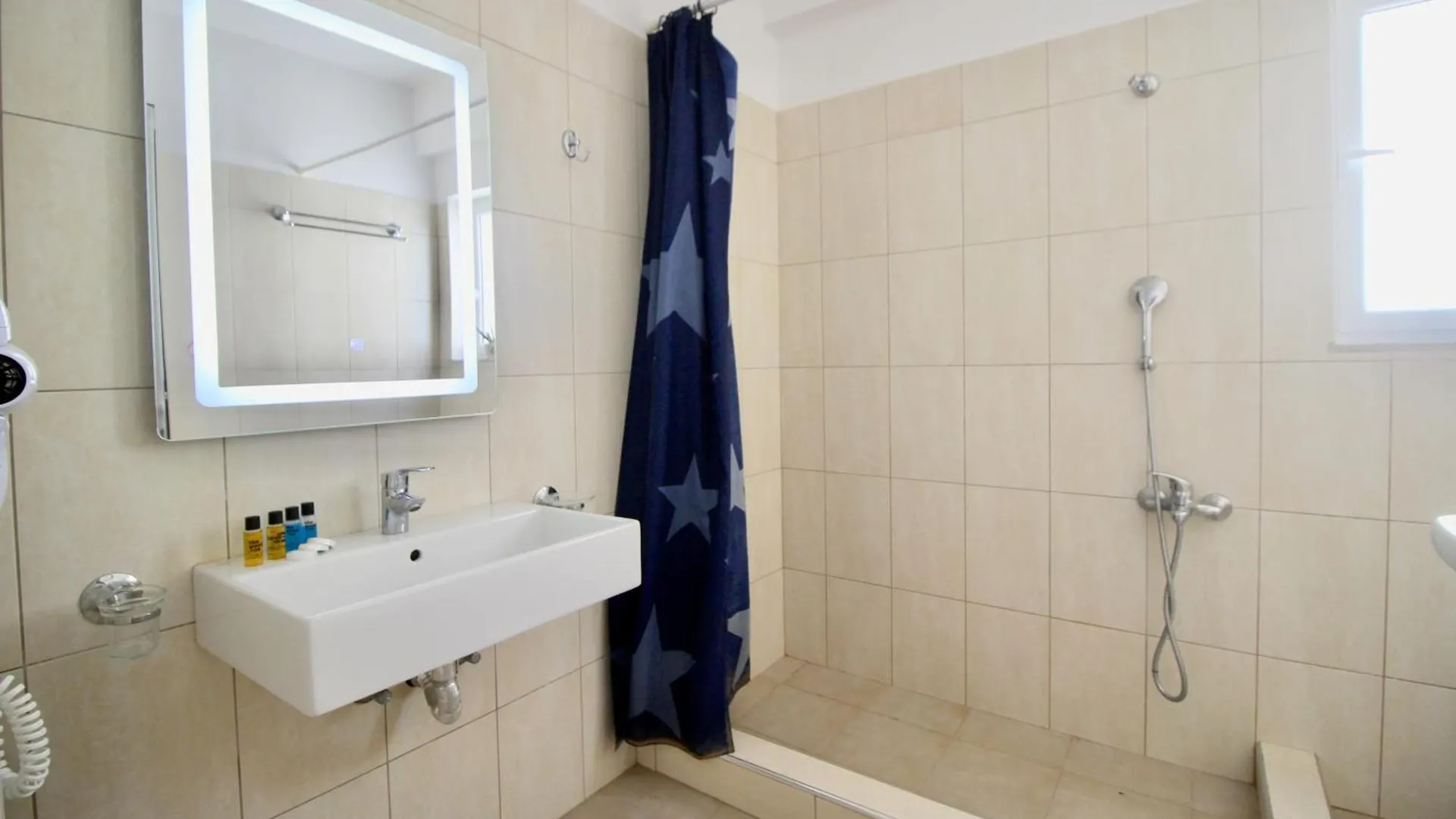 Ar Apartments Saranda Albanie