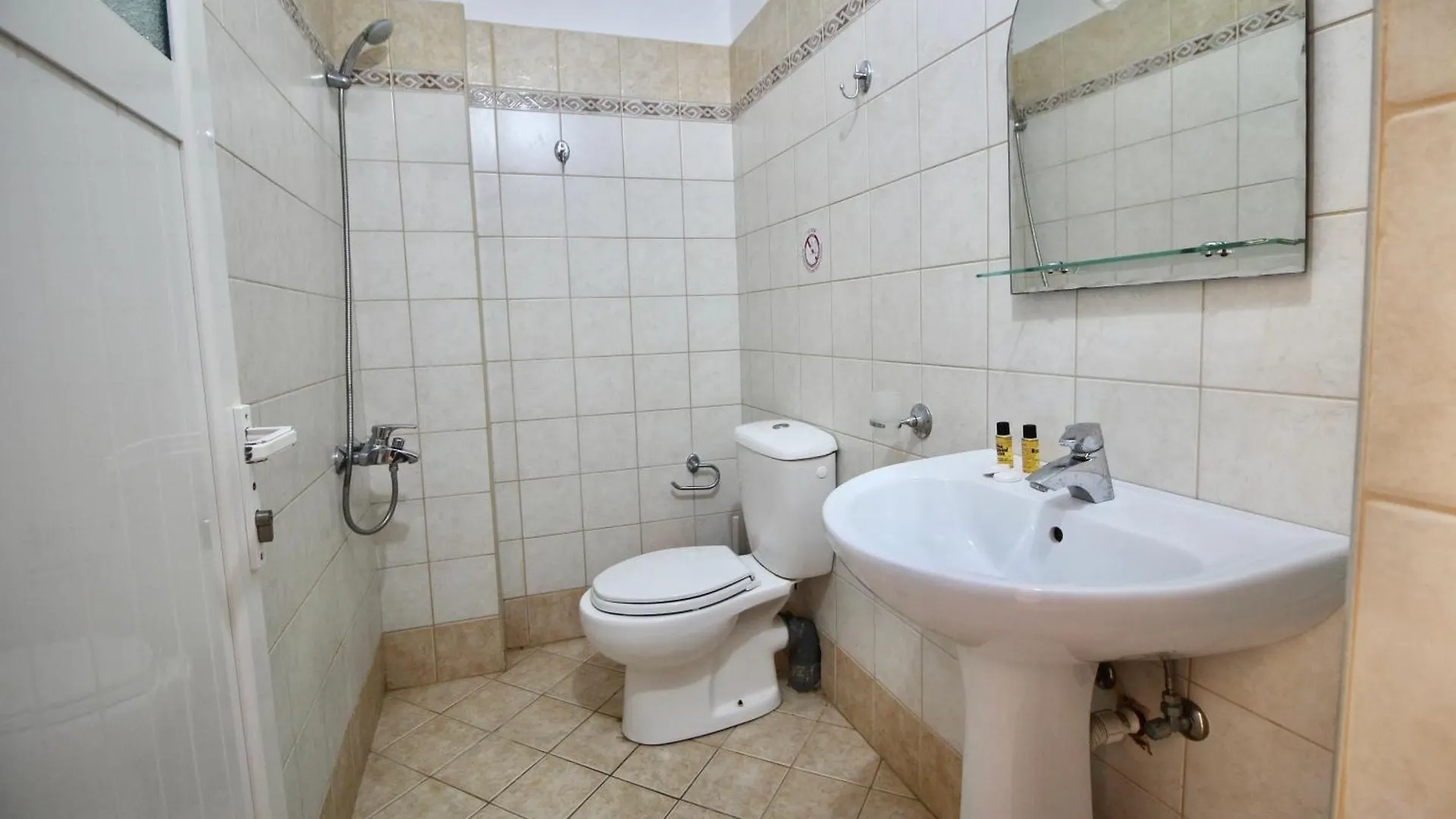 Ar Apartments Saranda 0*,